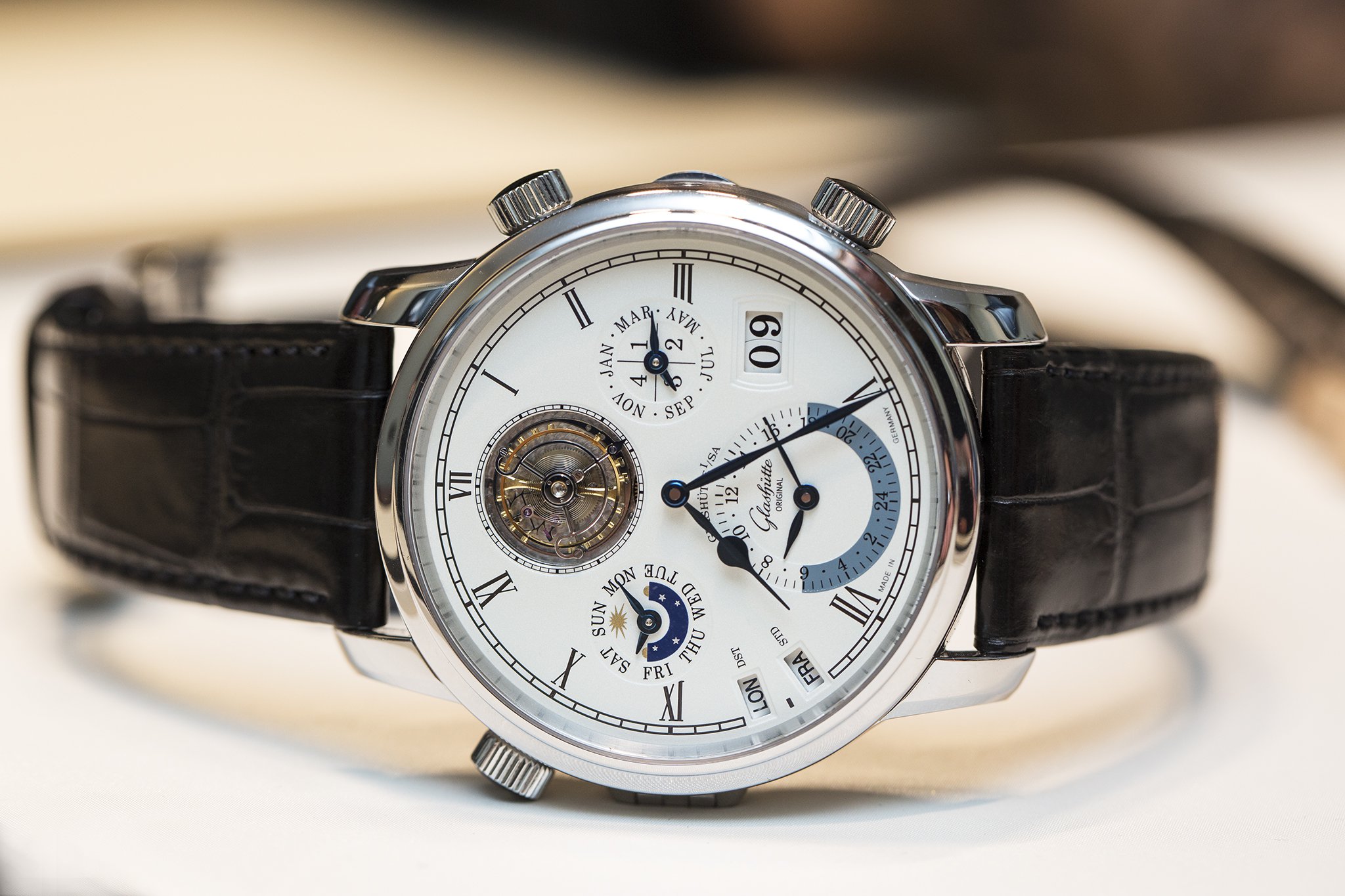 Glashütte Original Cosmopolite Tourbillon watch in platinum)