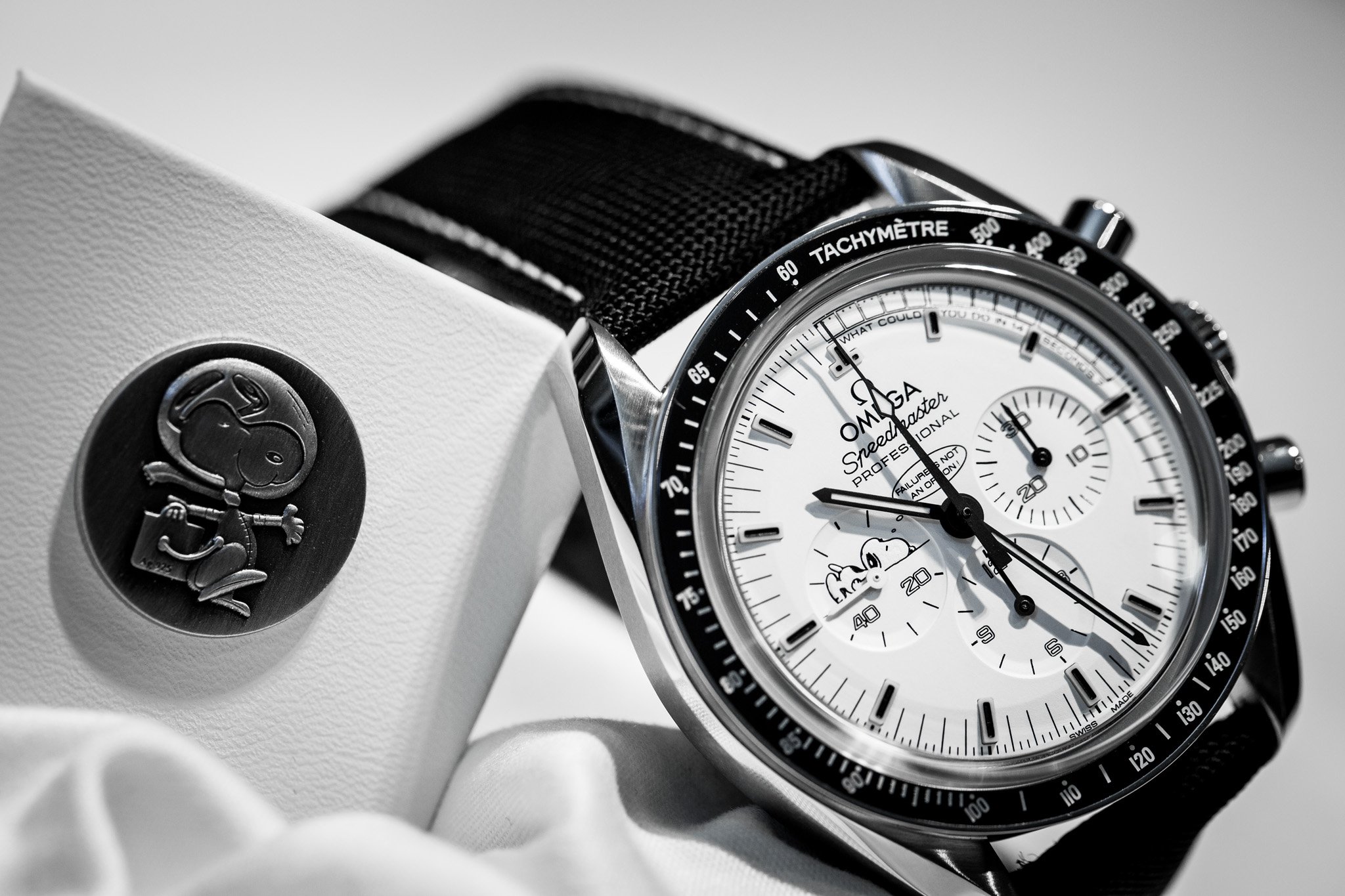 Omega Speedmaster Apollo 13 Silver Snoopy Award Limited Edition Watch