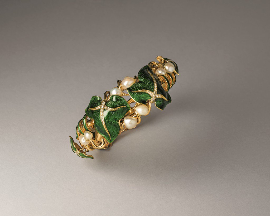 Ivy leaf bracelet, 1847, gold, enamel, diamonds and fine baroque pearls