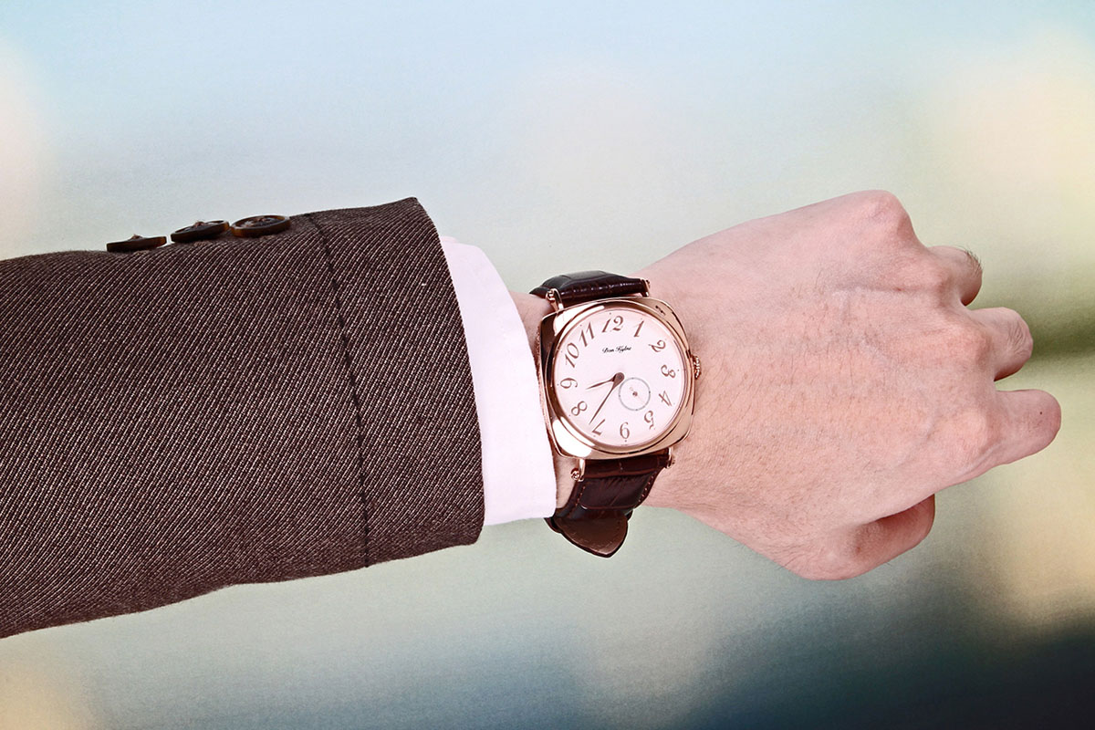 Don Kylne Co watch - gold plated wristshot