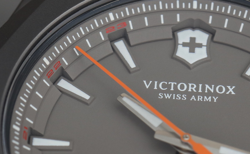 Victorinox Swiss Army INOX Titanium Watch Hands-On Hands-On 
