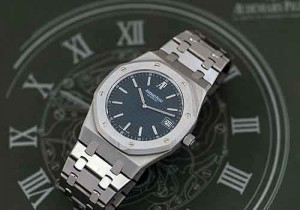 A watch catches eveyone's eyes -Audemars Piguet Royal Oak Extra-Thin “Jumbo”